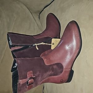 Purple(ish) Leather&Suede NEW Born boots